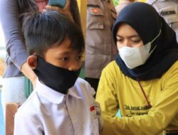 Vaksinasi Anak SD di Pangandaran Ditinjau Polres Ciamis