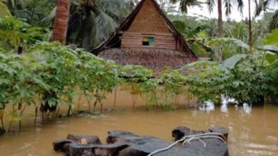 Pangandaran Dikepung Banjir, Longsor di Langkaplancar