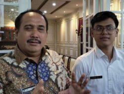 Guru Viral di Pangandaran ‘Husein’ Pilih Mengajar di Bandung