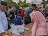 Dadang Okta Borong dan Bagikan Ribuan Takjil di Bunderan Cijulang, Siapa Dia?